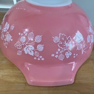 Pyrex VTG Pink Gooseberry #444 Mixing Bowl